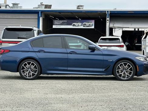 Used 2023 BMW 530e xDrive w/ Executive Package image 3