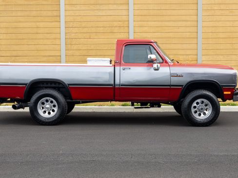 Used 1991 Dodge D/W Truck 250 image 16