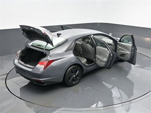 Used 2023 Hyundai Elantra SEL image 26