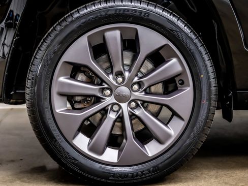 Used 2020 Jeep Cherokee High Altitude AWD/4WD image 35