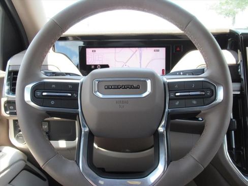 Used 2026 GMC Yukon Denali w/ Sun & Power Step Package AWD/4WD image 23