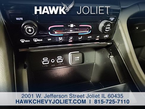 Used 2023 Jeep Grand Cherokee Laredo AWD/4WD image 19
