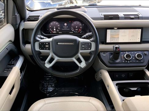 Used 2024 Land Rover Defender 110 S image 5