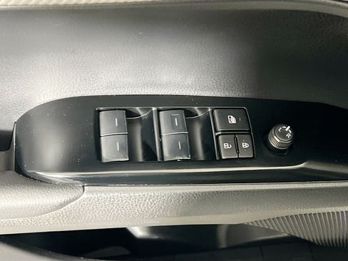 Used 2025 Toyota Camry SE FWD image 16
