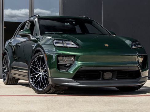 Certified 2025 Porsche Macan Electric RWD image 6