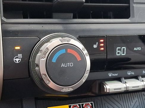 Certified 2024 Toyota Tacoma SR5 AWD/4WD image 24