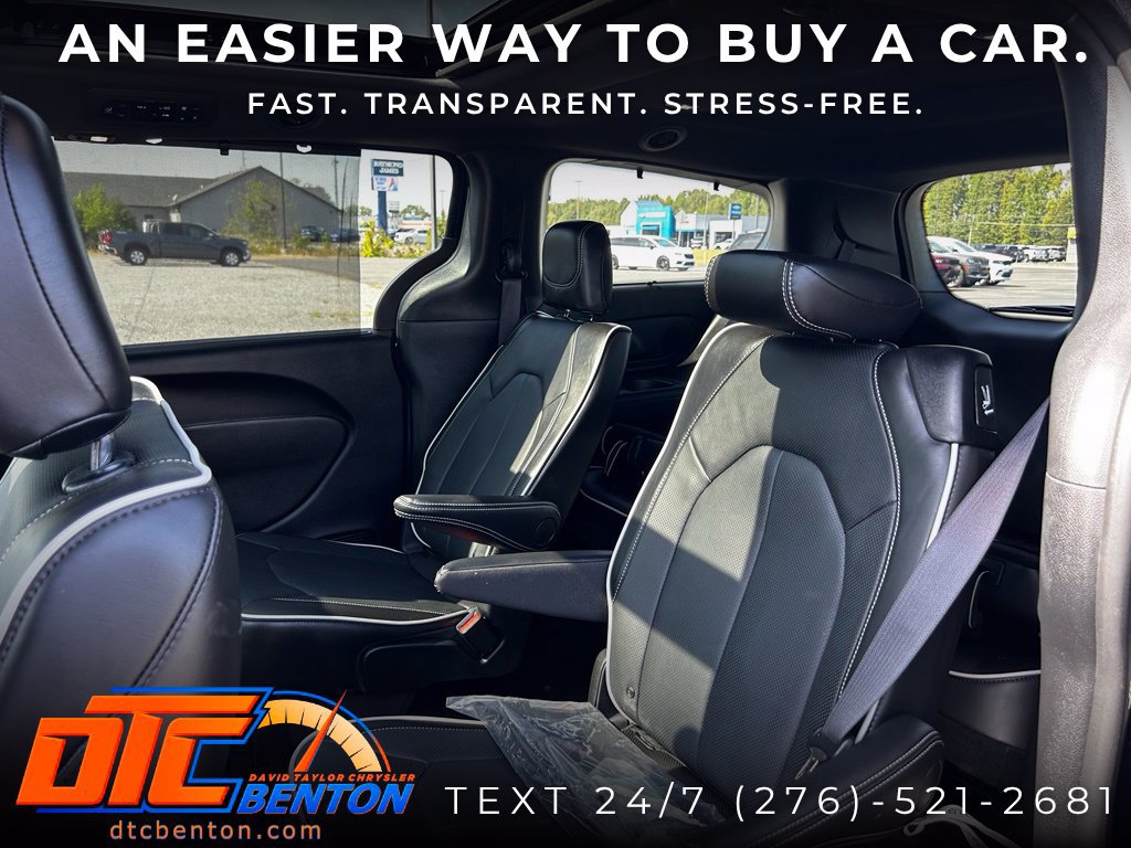 Used 2025 Chrysler Pacifica Limited AWD/4WD image 21