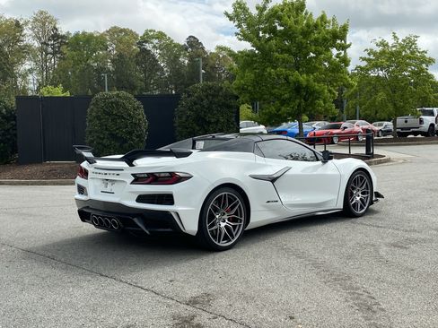 Used 2024 Chevrolet Corvette Z06 image 3