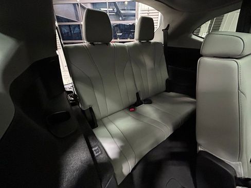 Used 2024 Acura MDX SH-AWD w/ Technology Package image 7