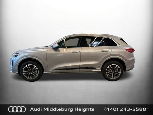 Used 2025 Audi Q5 Premium AWD/4WD image 3