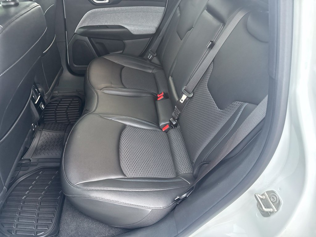 Used 2023 Jeep Compass Latitude AWD/4WD image 13
