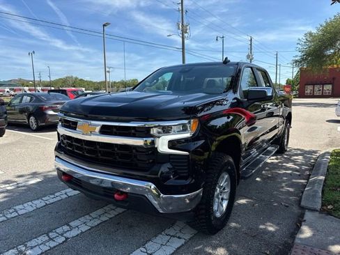 Used 2023 Chevrolet Silverado 1500 LT w/ Protection Package AWD/4WD image 4