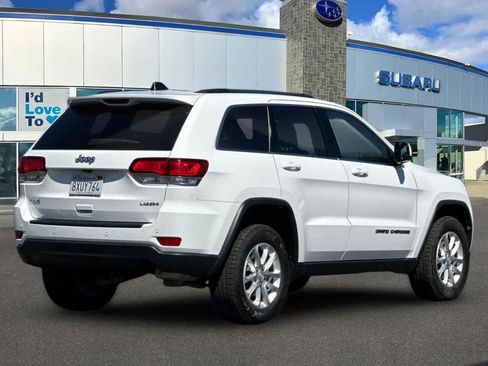 Used 2021 Jeep Grand Cherokee Laredo AWD/4WD image 2