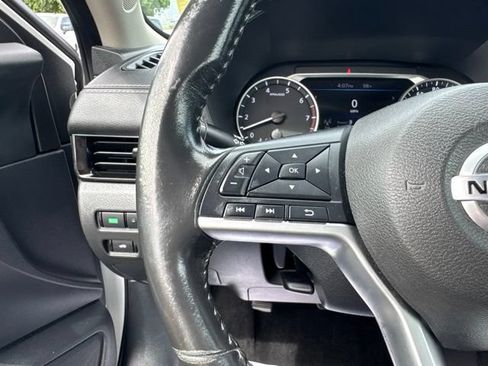Used 2022 Nissan Sentra SV FWD image 15
