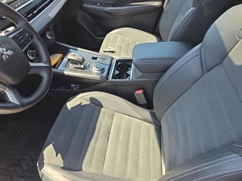 Used 2024 Mitsubishi Outlander SE AWD/4WD image 9