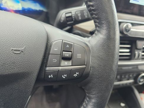 Used 2020 Ford Escape Titanium image 25