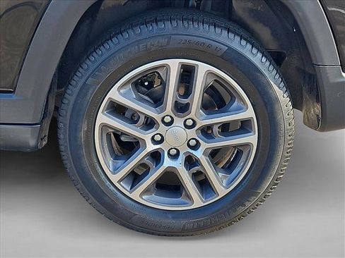 Used 2018 Jeep Compass Latitude w/ Popular Equipment Group FWD image 20