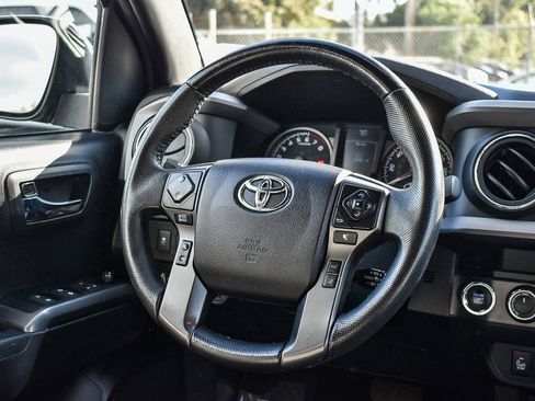 Used 2021 Toyota Tacoma TRD Sport image 15