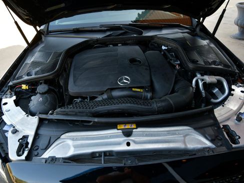 Used 2019 Mercedes-Benz C 300 4MATIC Sedan image 35