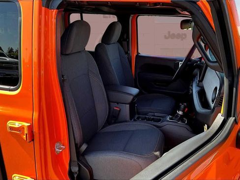 New 2025 Jeep Gladiator Sport image 15