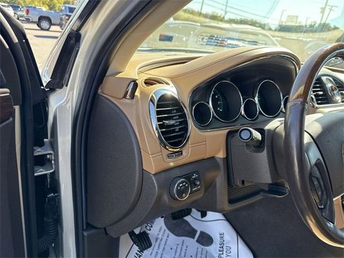 Certified 2017 Buick Enclave Leather image 18