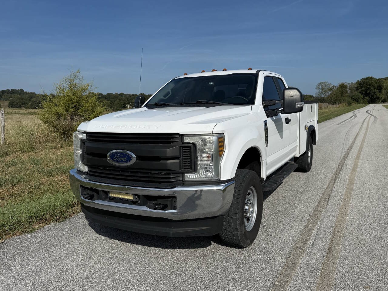Used 2018 Ford F250 XL w/ Power Equipment Group AWD/4WD image 3