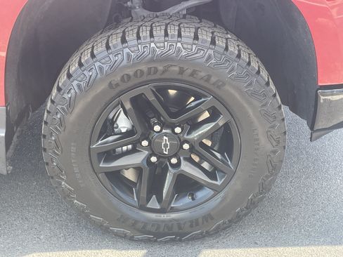 Used 2024 Chevrolet Silverado 1500 LT Trail Boss w/ Convenience Package II AWD/4WD image 13