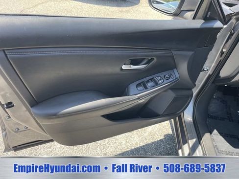 Used 2024 Nissan Sentra SV FWD image 17