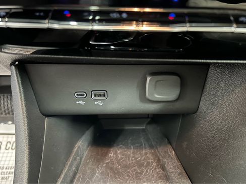 Used 2024 Buick Encore GX Avenir w/ Avenir Convenience Package image 31