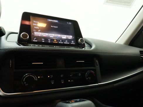 Used 2021 Nissan Rogue S AWD/4WD image 16