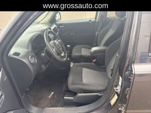 Used 2015 Jeep Patriot Sport w/ Tire & Wheel Group AWD/4WD image 10