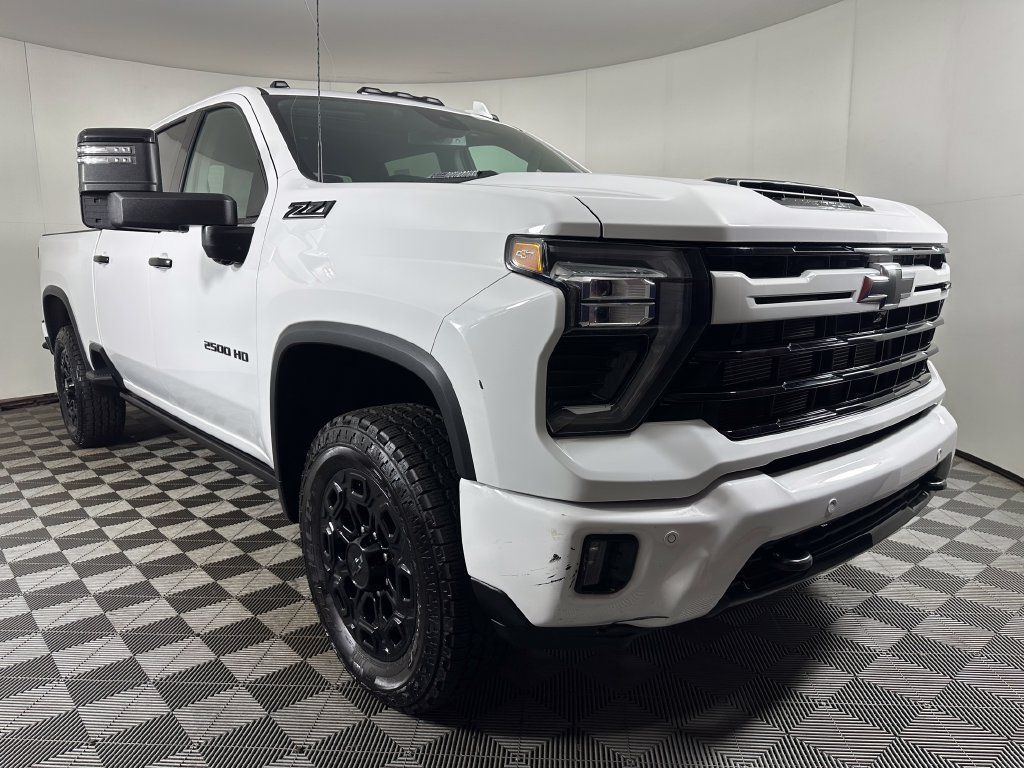 Used 2024 Chevrolet Silverado 2500 LTZ w/ LTZ Plus Package AWD/4WD image 7