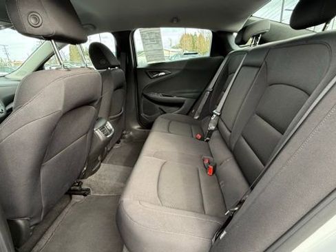 Used 2024 Chevrolet Malibu LT image 11