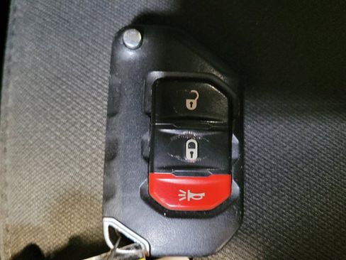 Used 2018 Jeep Wrangler Unlimited Sport S AWD/4WD image 32