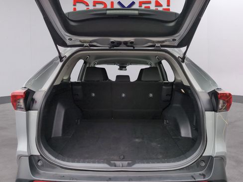 Used 2024 Toyota RAV4 XLE FWD image 9