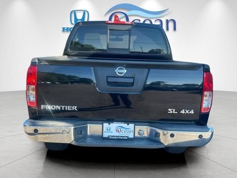 Used 2014 Nissan Frontier SL w/ SL Moonroof Package AWD/4WD image 4