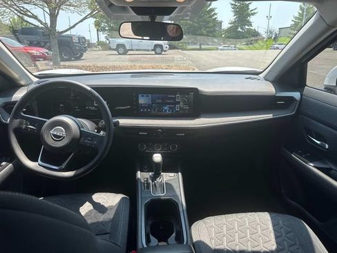Used 2025 Nissan Kicks SV FWD image 20