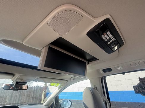 Used 2016 Honda Odyssey Touring Elite image 15