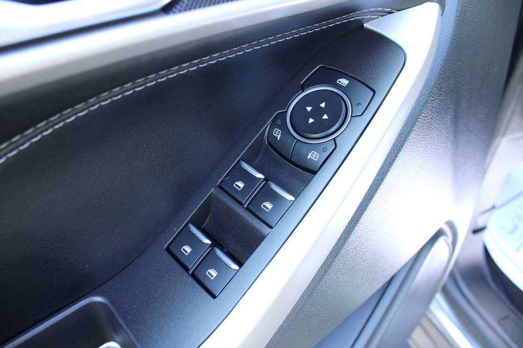 Used 2024 Ford Explorer XLT AWD/4WD image 31