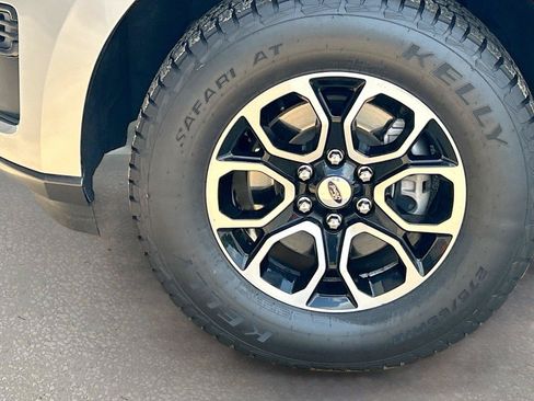 Used 2024 Ford Expedition XLT AWD/4WD image 42