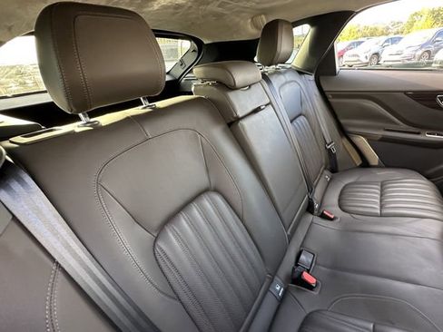 Used 2018 Jaguar F-PACE Portfolio image 39