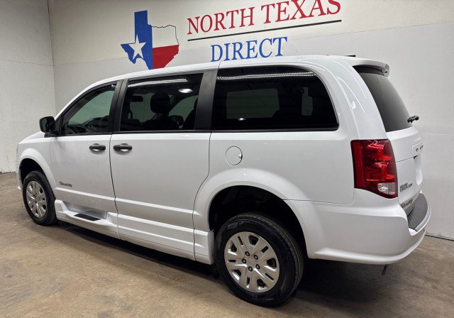 Used 2019 Dodge Grand Caravan SE FWD image 12