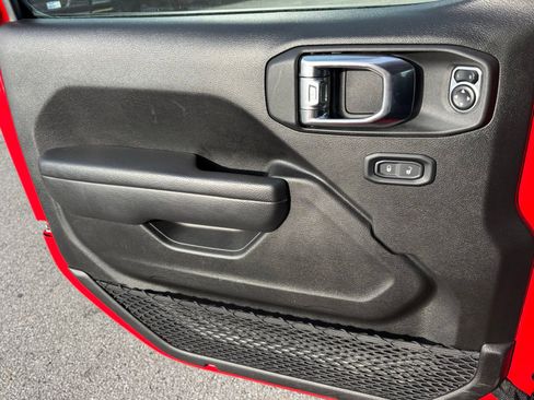 Used 2025 Jeep Wrangler Unlimited Rubicon 4xe w/ Convenience Group image 17