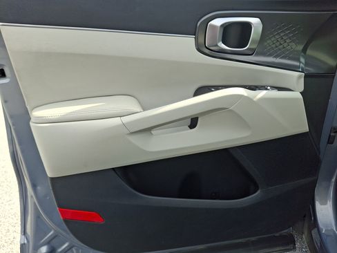 Certified 2025 Kia Sorento S w/ Panoramic Sunroof Package AWD/4WD image 12