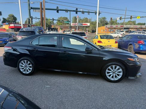 Used 2020 Toyota Camry LE AWD/4WD image 9