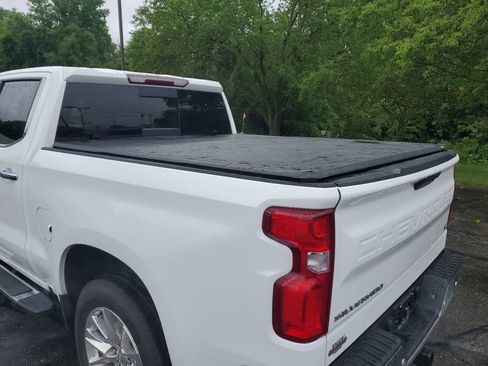 Used 2019 Chevrolet Silverado 1500 LTZ AWD/4WD image 8