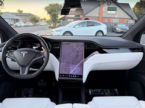 Used 2018 Tesla Model X 100D AWD/4WD image 11