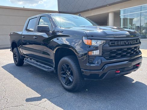 Used 2023 Chevrolet Silverado 1500 Custom Trail Boss w/ LPO, Dark Essentials Package AWD/4WD image 3