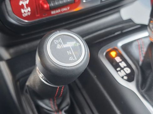 Used 2019 Jeep Wrangler Unlimited Rubicon AWD/4WD image 34
