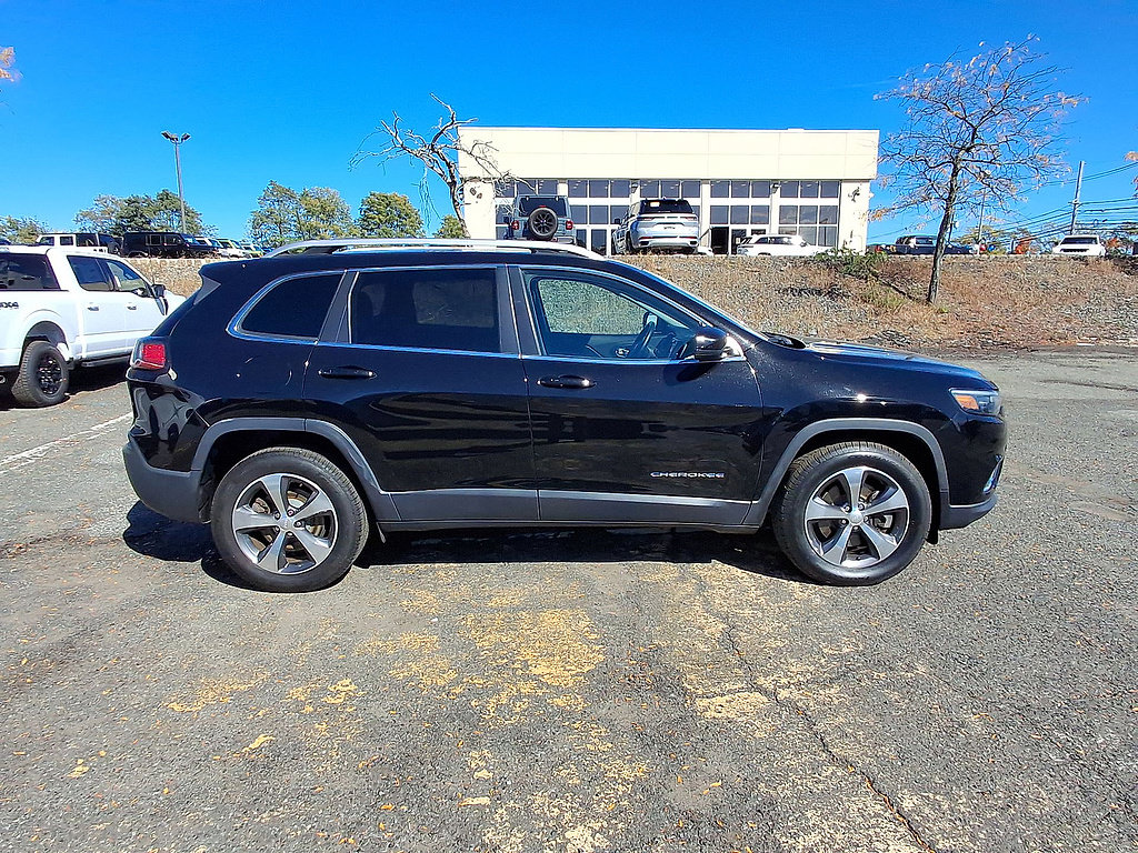 Used 2019 Jeep Cherokee Limited AWD/4WD image 32